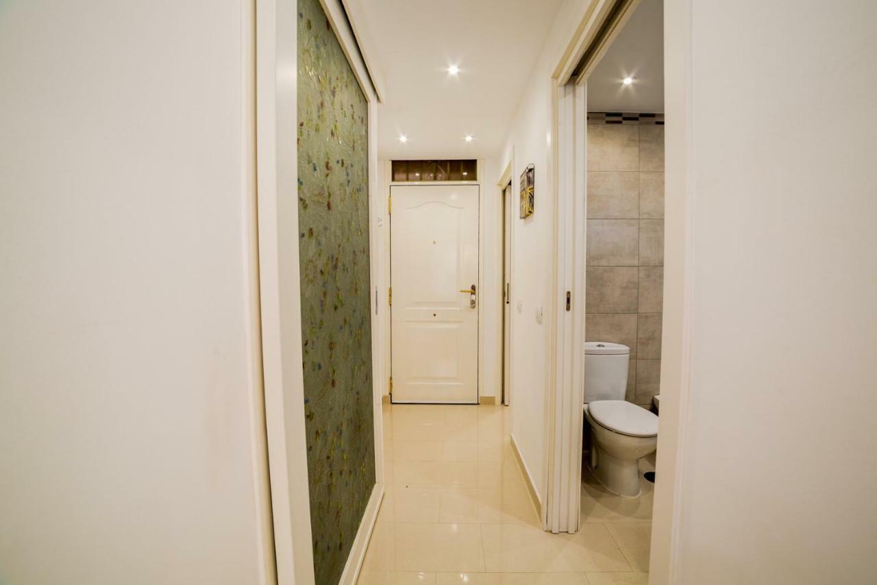 Un Dormitorio En Playa De Las Americas Costa Adeje  Exterior photo